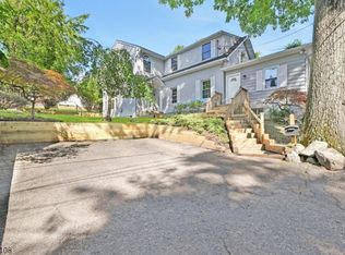 46 Midland Ave, Park Ridge, NJ 07656