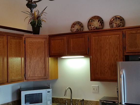 Microwave, granite counters