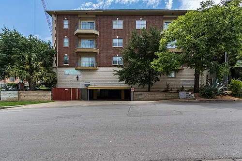 1023 W 24th St #904 Photo 1
