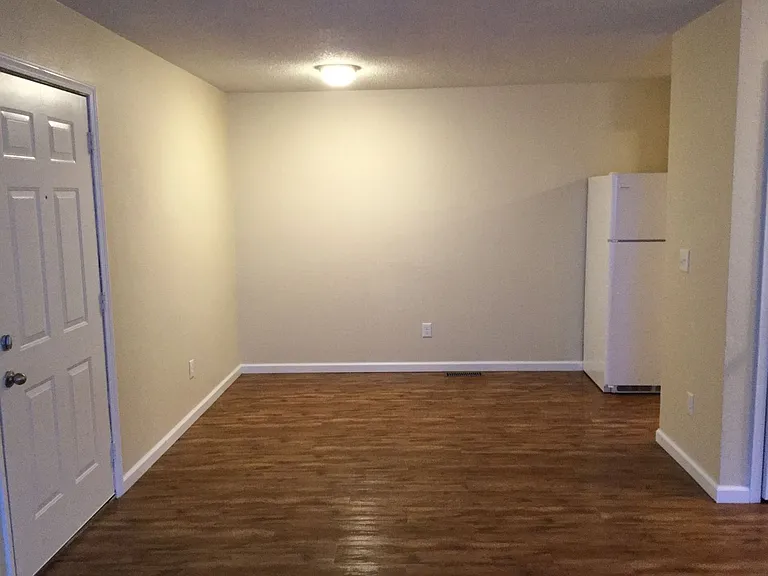 407 Judy St — Photo 11