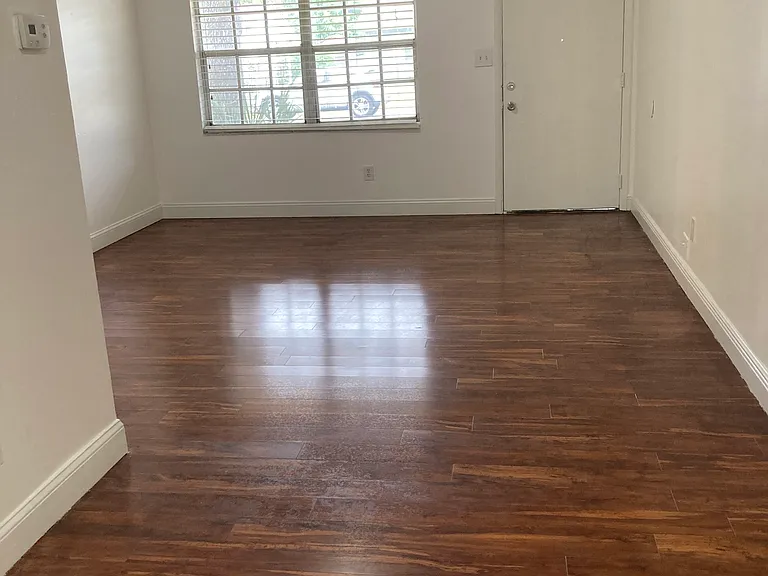 913 Maydell Ct — Photo 13