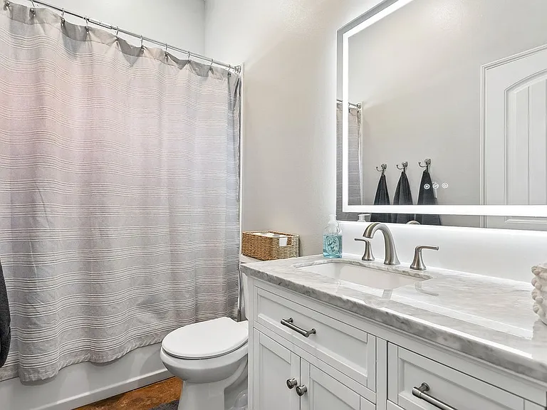1605 Labarre St — Photo 15