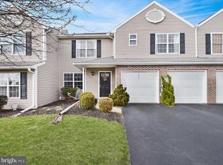 105 Merlin Dr, Hummelstown, PA