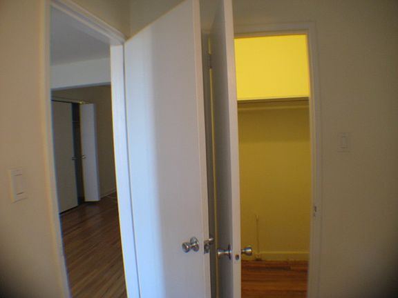 4th image of 3415 Parsons Blvd APT 6G