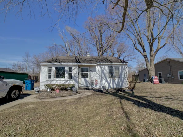 850 E Locust St, Watseka, IL 60970