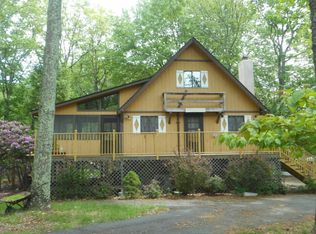159 Spring Dr, Dingmans Ferry, PA 18328