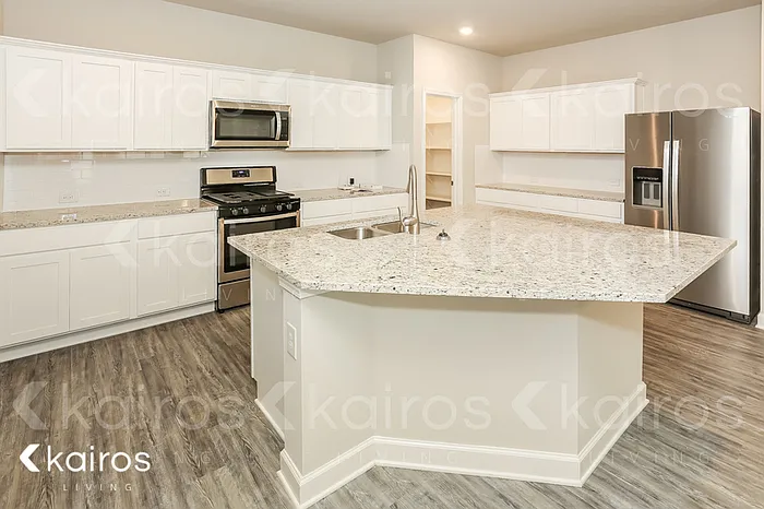 4 bed, 2.0 bath, 2125 sqft, $2,325 — Photo 4