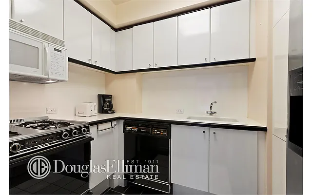 Rented by Douglas Elliman | media 40