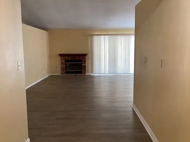 4660 Grandview Dr — Photo 3