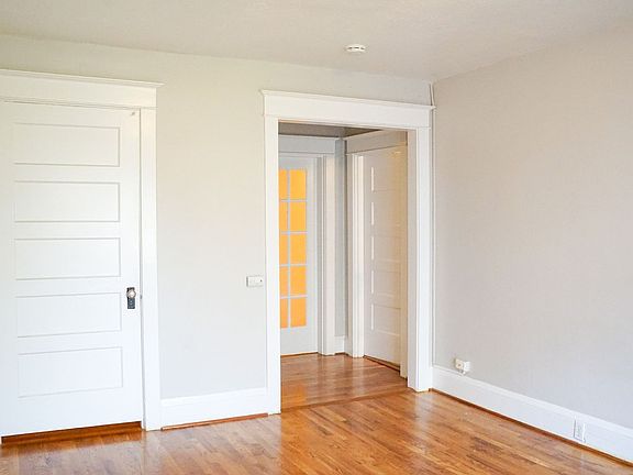 3rd image of 2943 SE Alder St APT 24