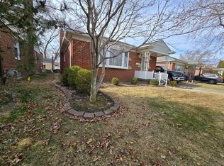 7411 Fenton St, Dearborn Heights, MI 48127