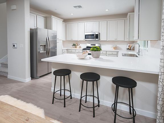 3rd image of 2203 White Gold Way