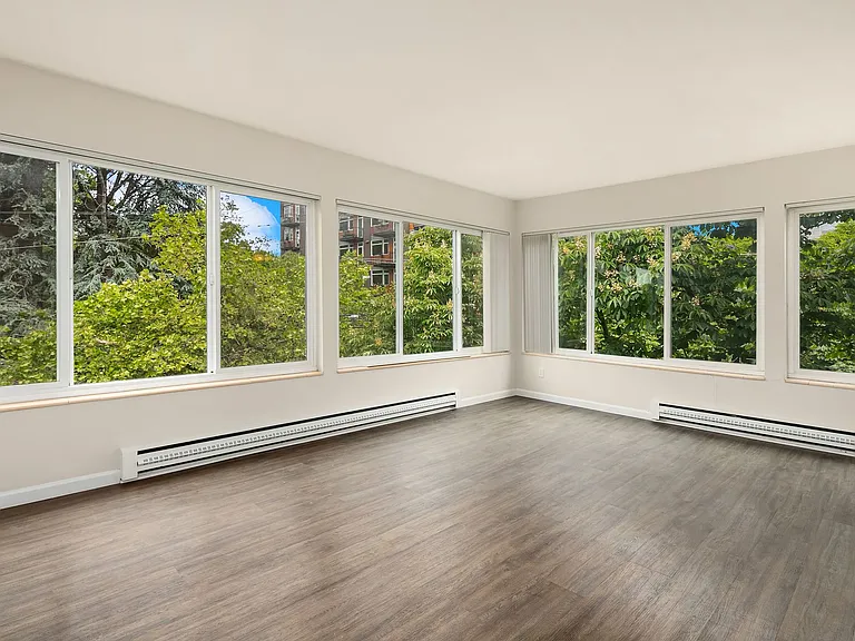 Cordova Apartments — Photo 9