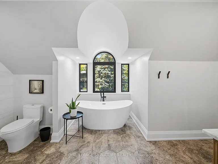 74 Fallingbrook Dr — Photo 22