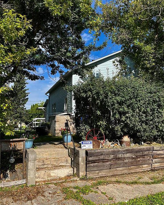 1st image of 110 Douglas STREET