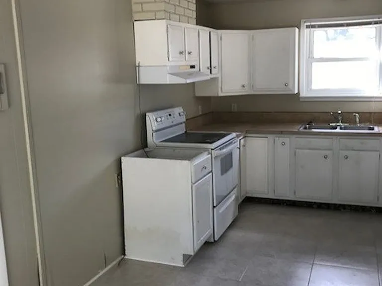 16 Mandalay Dr — Photo 9