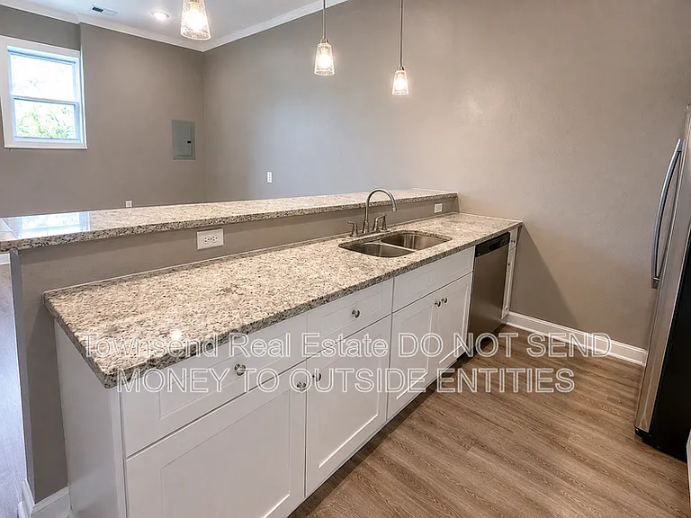 130 Person St #1/2 — Photo 4