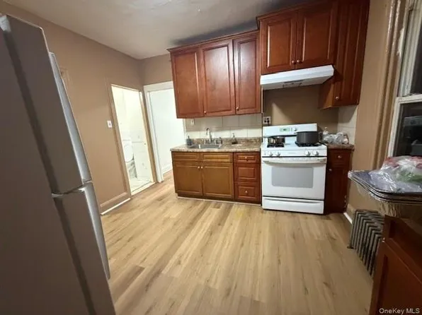 2811 Wellman Ave #1, Bronx, NY 10461