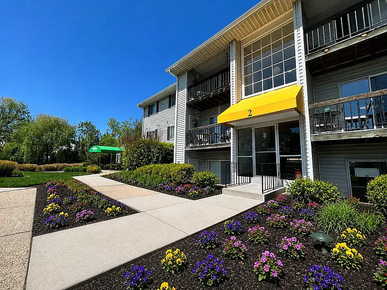 5 Lockhart Cir #J — Photo 17