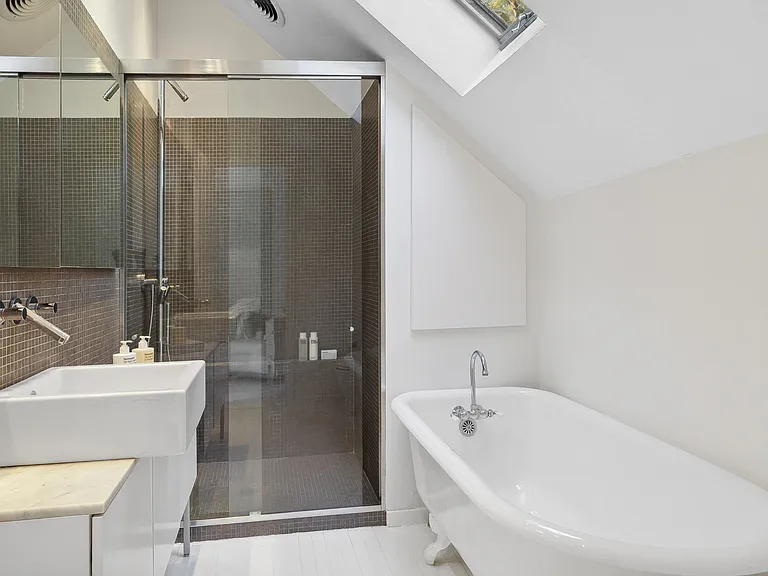 3 Rolling Wood Ln — Photo 11