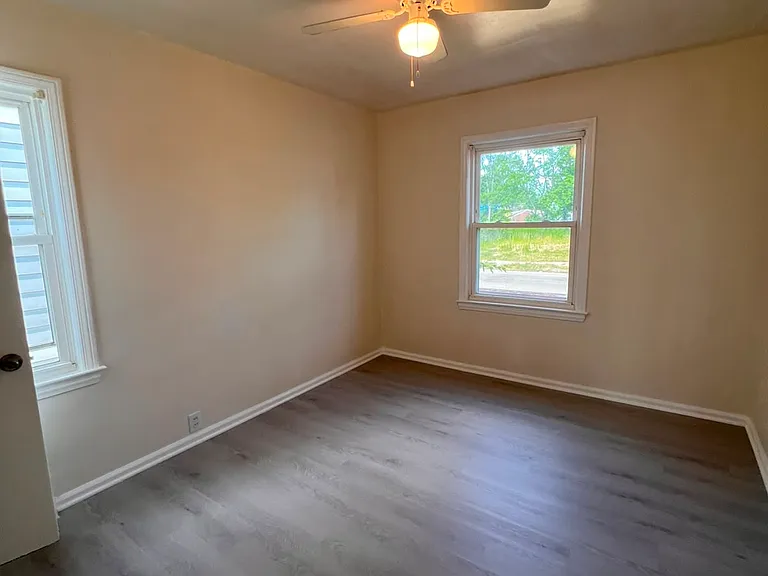 18433 Conley St — Photo 5