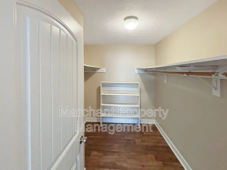 102 Longview Ter — Photo 18