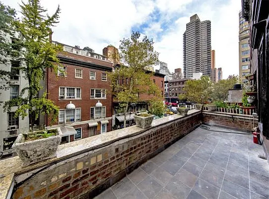 Rented by Icon Realty Management | media 8