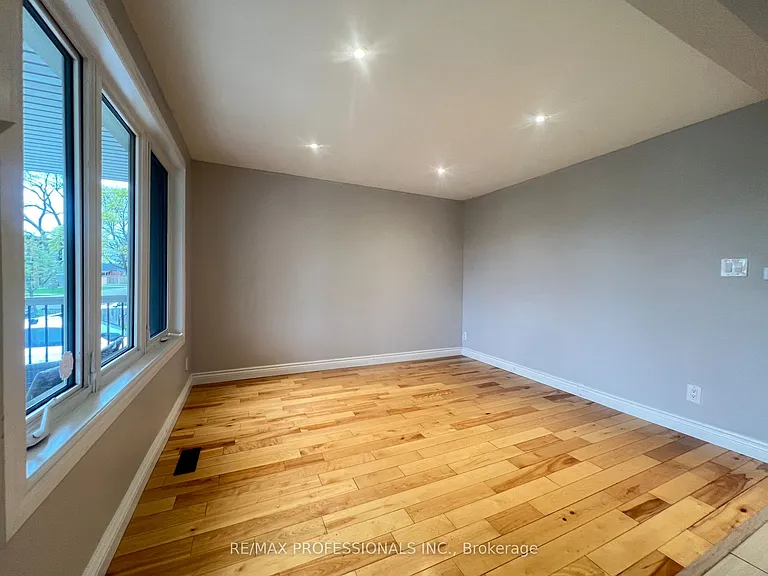 78 Athol Ave — Photo 10