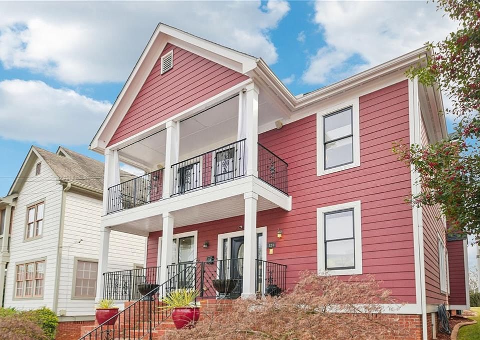 1st image of 121 Fulton Way SE