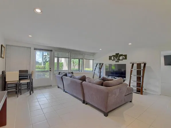 20025 Boca West Dr, Boca Raton, FL 33434