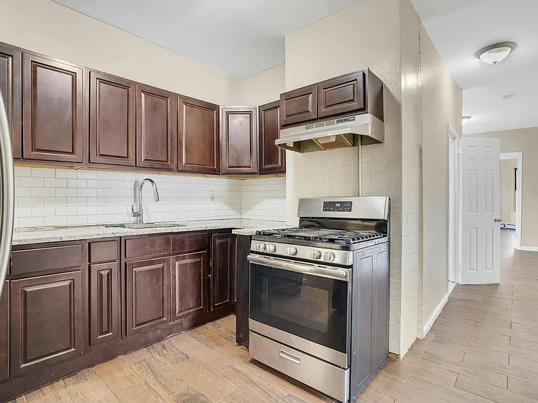 86 Eaton Pl #3 — Photo 15