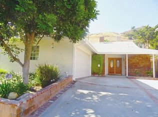 8125 Ellenbogen St, Sunland, CA 91040