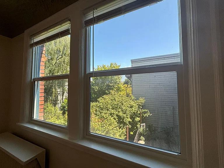 Burgess Apartments — Photo 3