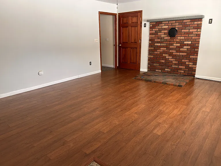 114 Woodview Ln — Photo 17