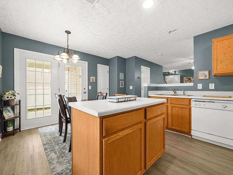 188 Ilex Dr — Photo 8
