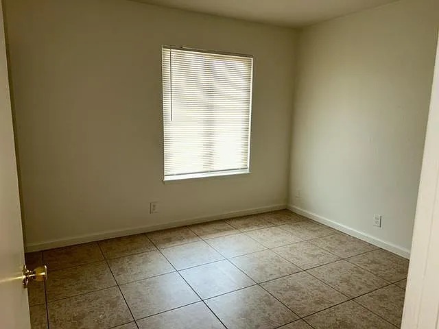 4060 Oakhill Ave — Photo 14