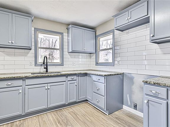 5th image of 5425 E 27th Ter