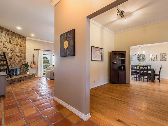 4th image of 1333 Camino Cerrito SE