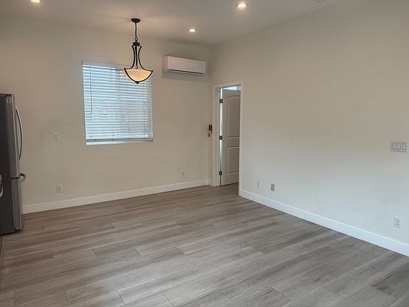 5th image of 720 S 3rd Ave #B