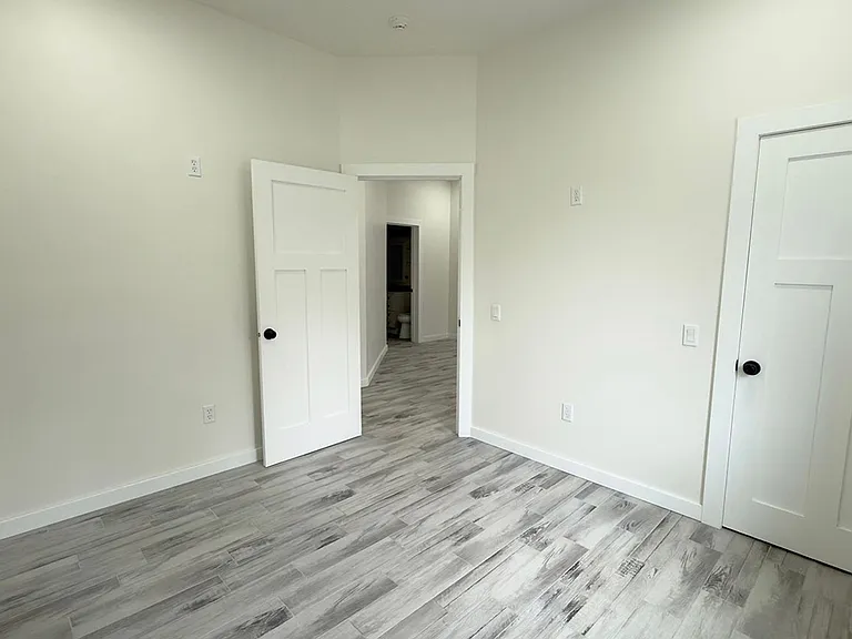 138 S Main Ave #B — Photo 13