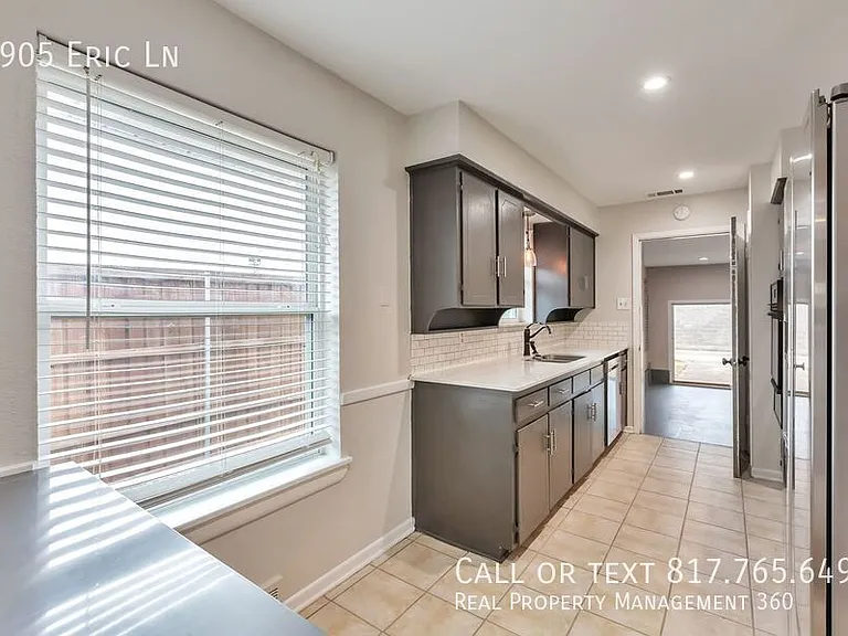 2905 Eric Ln — Photo 13