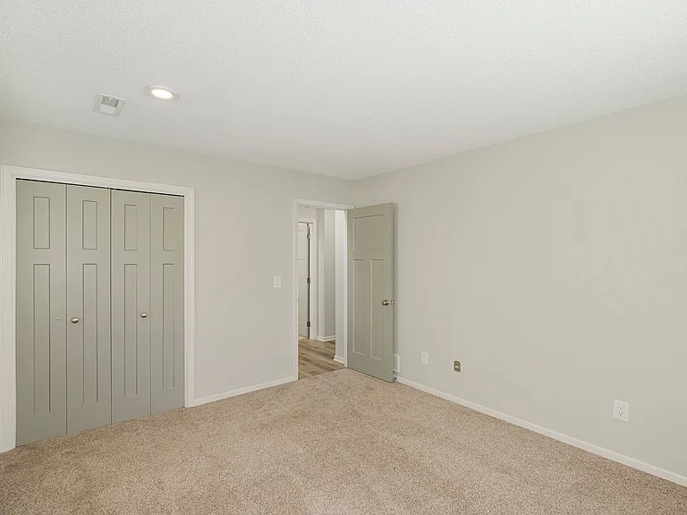 24 Wallingford Dr #24 — Photo 32