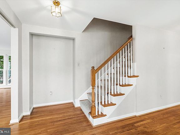4th image of 19312 Meaderidge Pl