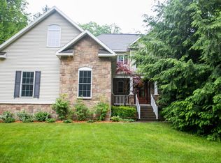 7398 Pinebluff Dr, Spring Lake, MI 49456