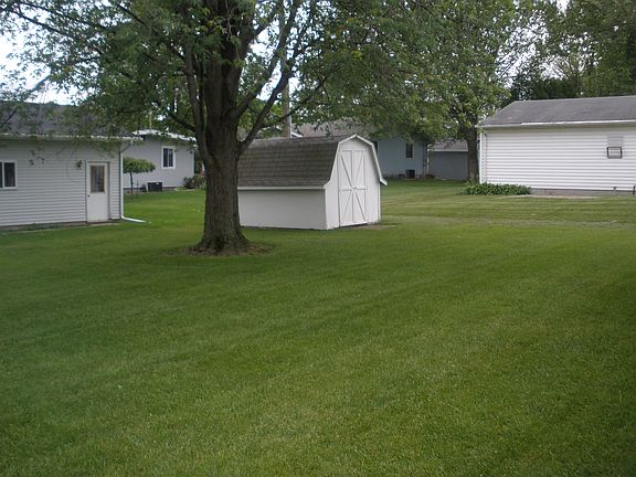 Nice size back yard