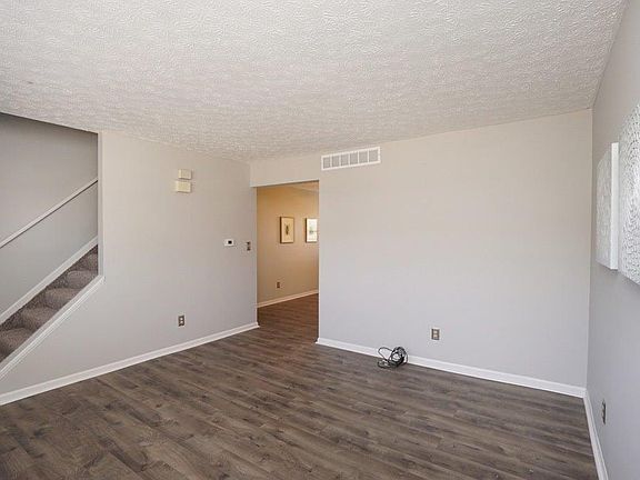 4th image of 2065 Woodtrail Dr APT 27