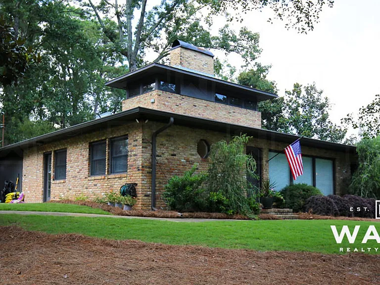 3828 Arundel Dr — Photo 2