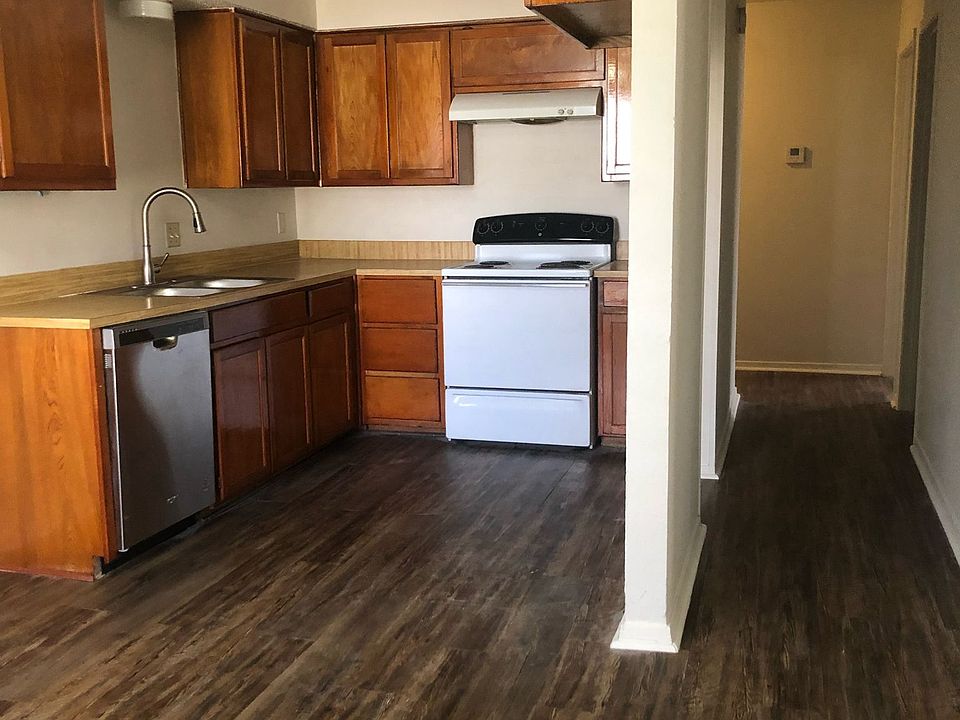 1st image of 696 Lantana Dr