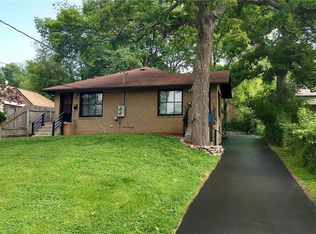 2615 & 2617 Terrace Rd, Des Moines, IA 50312