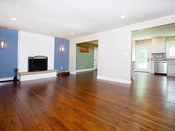 4th image of 91 Central Blvd